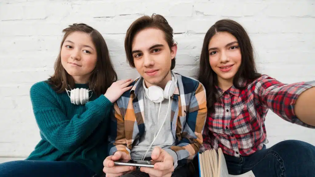 The Role of Parental Accountability in Youth Social Media Use 1 youth social media use guidelines