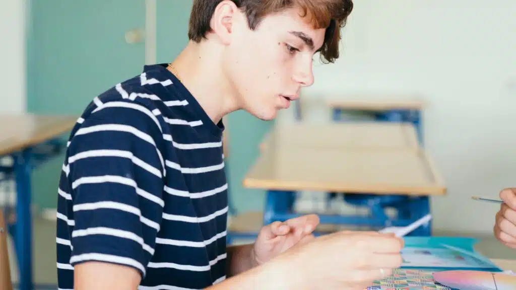 Benefits of Art in a Group Therapy Setting 1 art therapy benefits