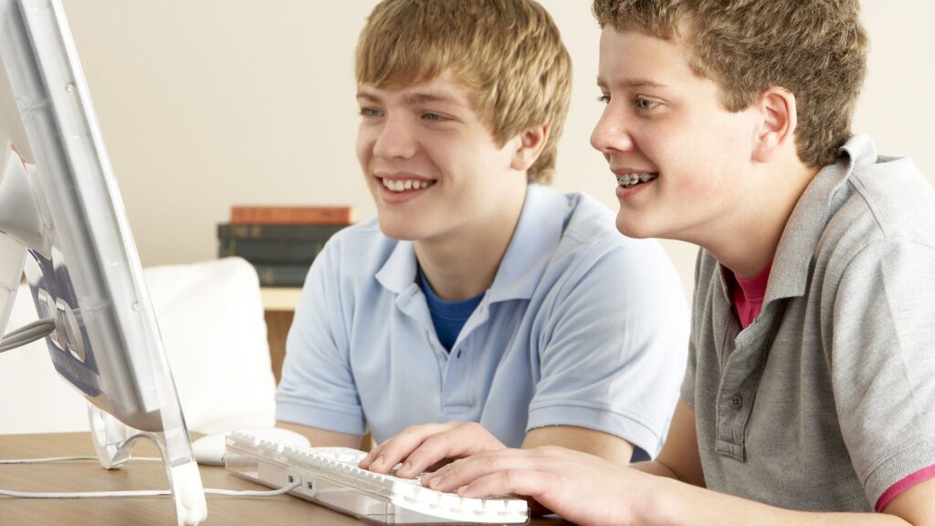 peer pressure online