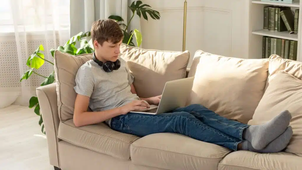 How Many Hours of Gaming a Day Is Considered an Addiction? 1 teen mental health