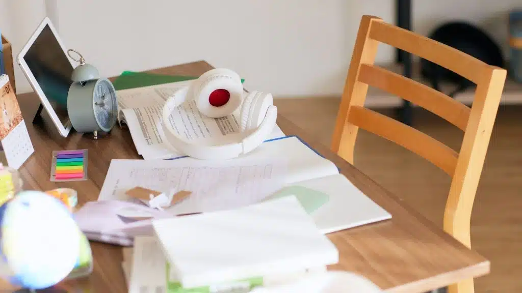 When ODD Behavior Co-Occurs With Anxiety or Depression: What Families Should Know 1 odd behavior can contribute to poor school performance and social behavior