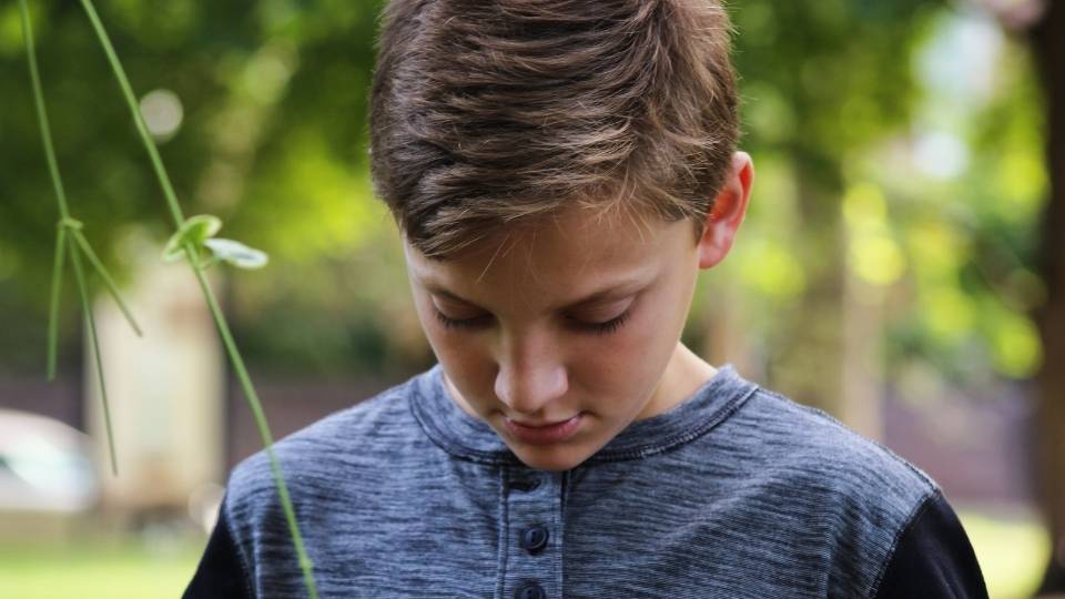 Signs of Cocaine Use in Teens can be easy to miss since it lacks smell like other substances.